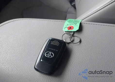 2021 Toyota Camry Xle Awd z USA, uszkodzony, nr VIN 4T1F11BK2MU040246